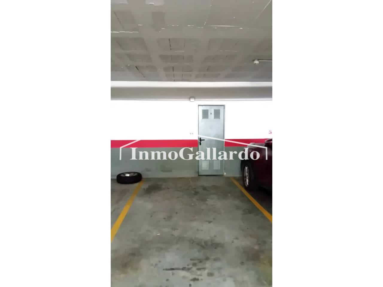 2 bedroom Flat for rent in Rincon de la Victoria with pool garage - € 950 (Ref: 9523857)