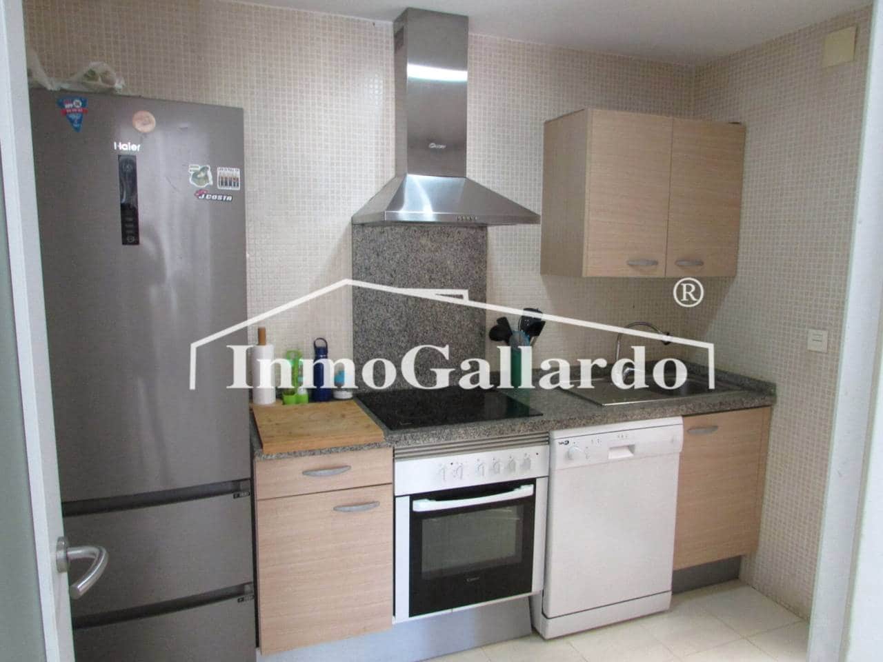 2 bedroom Flat for rent in Rincon de la Victoria with pool garage - € 950 (Ref: 9523857)