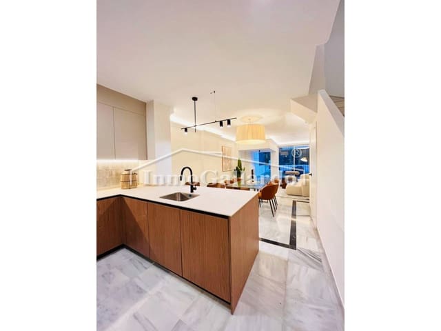 2 sypialnia Apartament na sprzedaż w Marbella z basenem garażem - 849 000 € (Ref: 9523858)