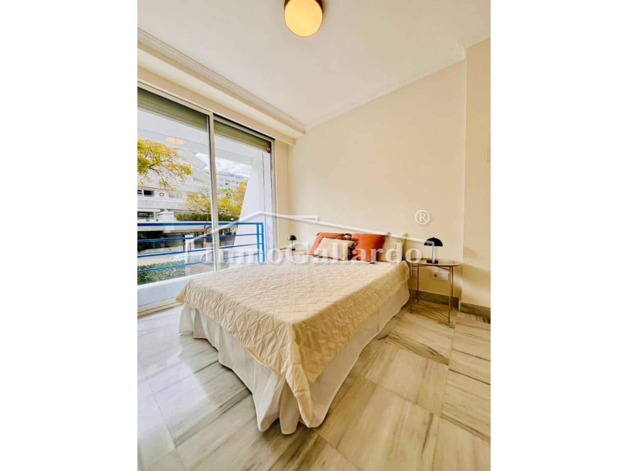 2 sypialnia Apartament na sprzedaż w Marbella z basenem garażem - 849 000 € (Ref: 9523858)