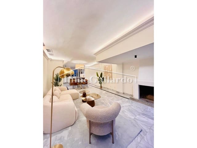 2 sypialnia Apartament na sprzedaż w Marbella z basenem garażem - 849 000 € (Ref: 9523858)