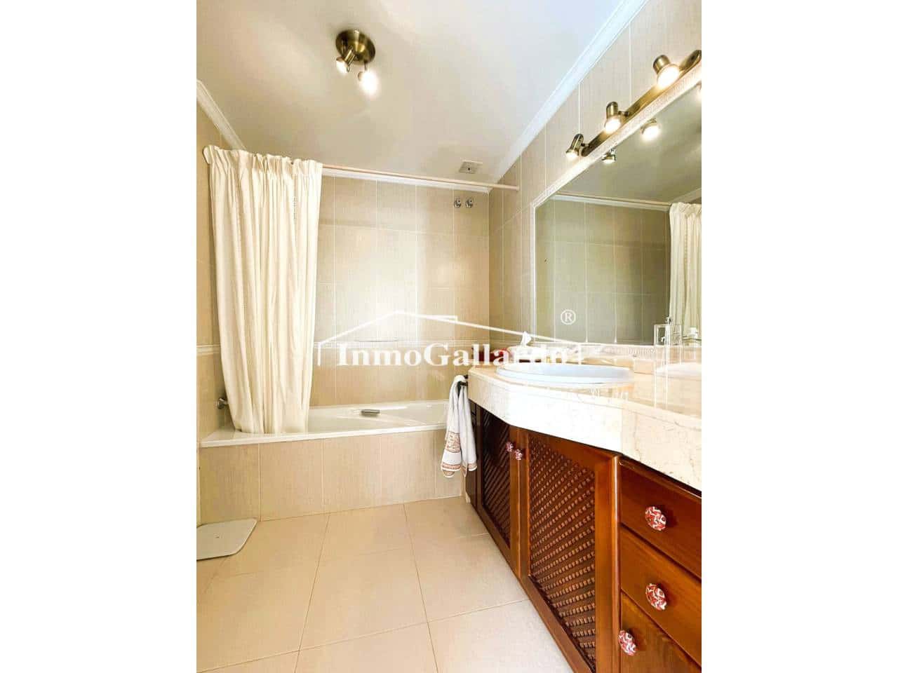 4 sypialnia Dom szeregowy na sprzedaż w Benalmadena z basenem garażem - 572 500 € (Ref: 9533038)