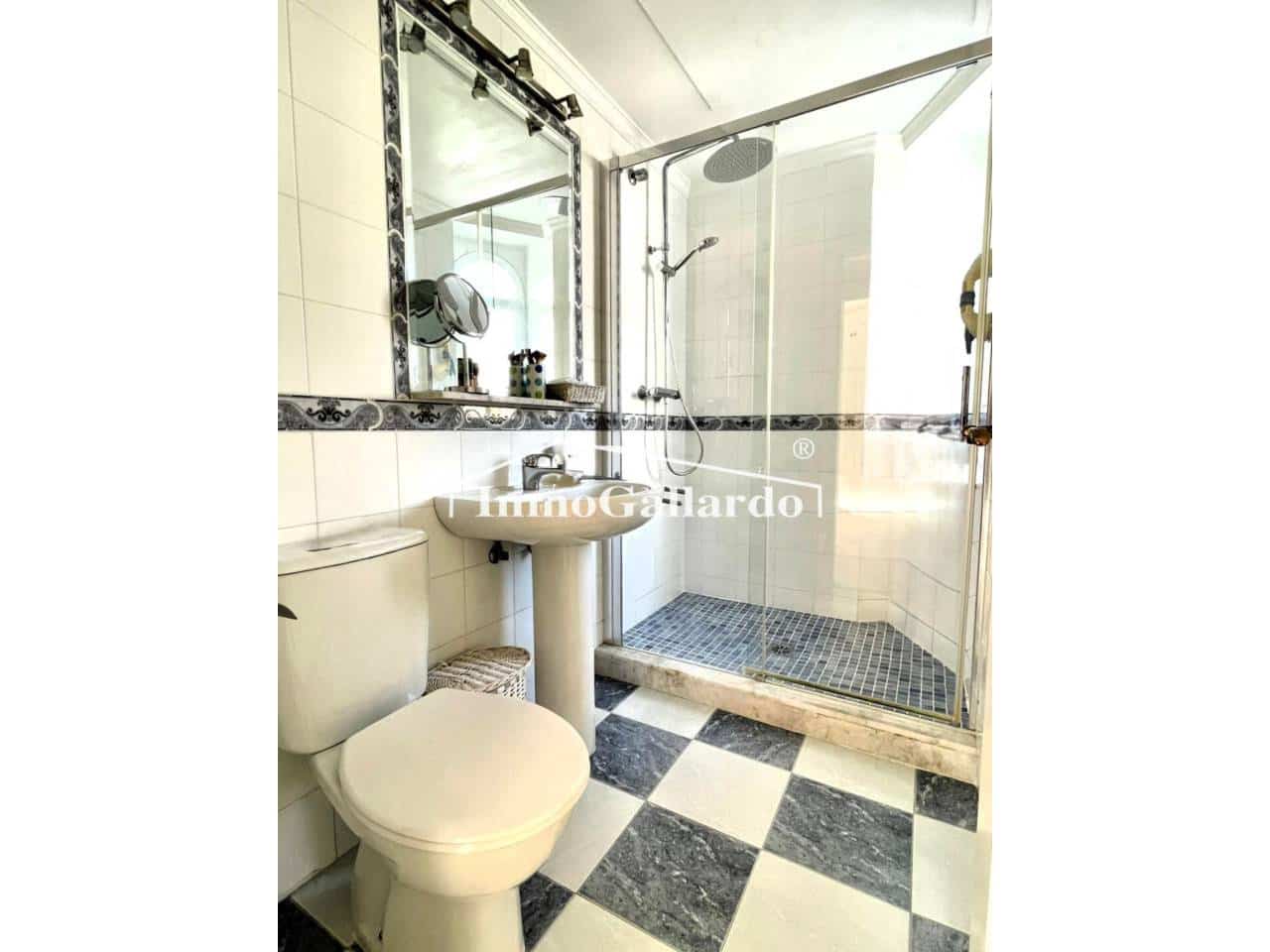 4 sypialnia Dom szeregowy na sprzedaż w Benalmadena z basenem garażem - 572 500 € (Ref: 9533038)