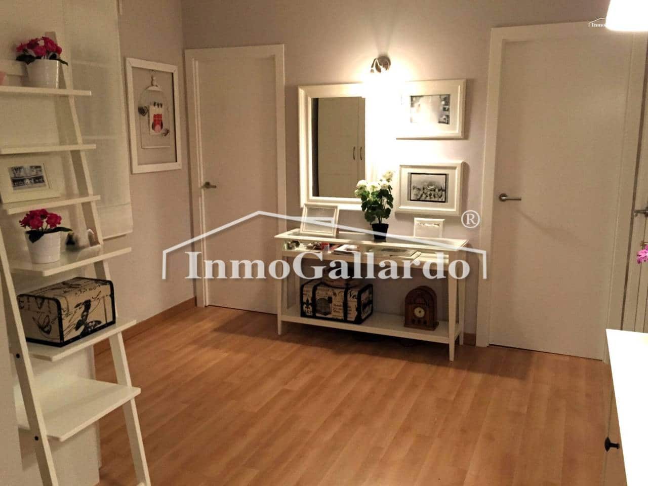 3 bedroom Penthouse for sale in Malaga city - € 600,000 (Ref: 9540568)
