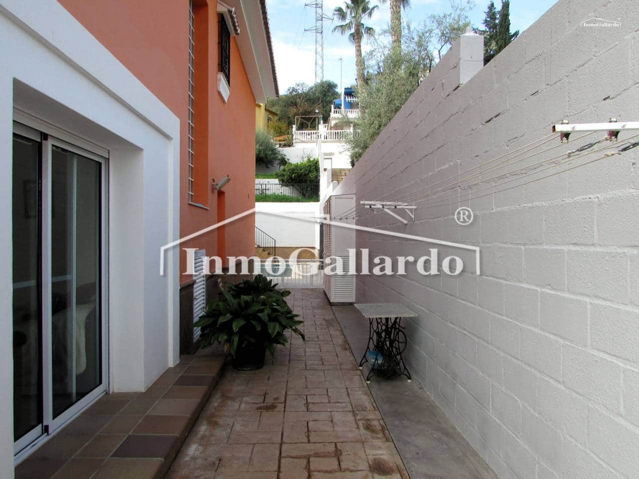 6 quarto Moradia para venda em Rincon de la Victoria com piscina garagem - 848 500 € (Ref: 9550518)