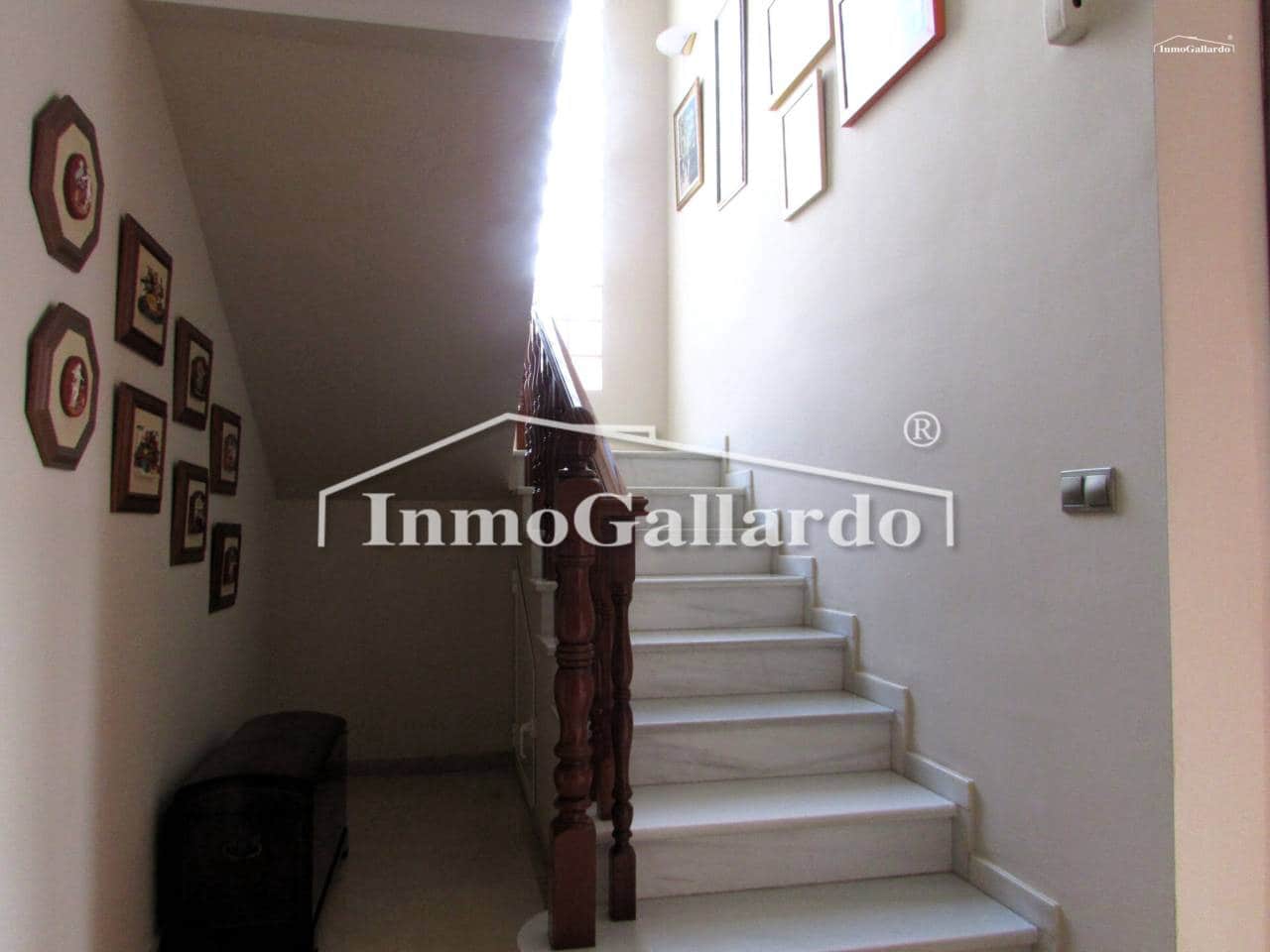 6 quarto Moradia para venda em Rincon de la Victoria com piscina garagem - 848 500 € (Ref: 9550518)