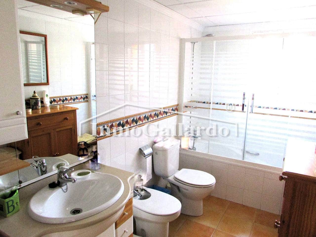 6 quarto Moradia para venda em Rincon de la Victoria com piscina garagem - 848 500 € (Ref: 9550518)