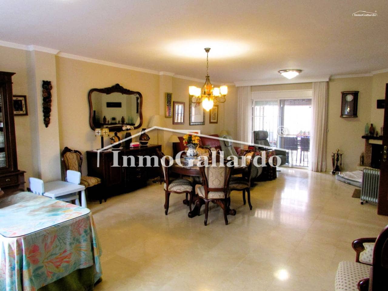 6 quarto Moradia para venda em Rincon de la Victoria com piscina garagem - 848 500 € (Ref: 9550518)