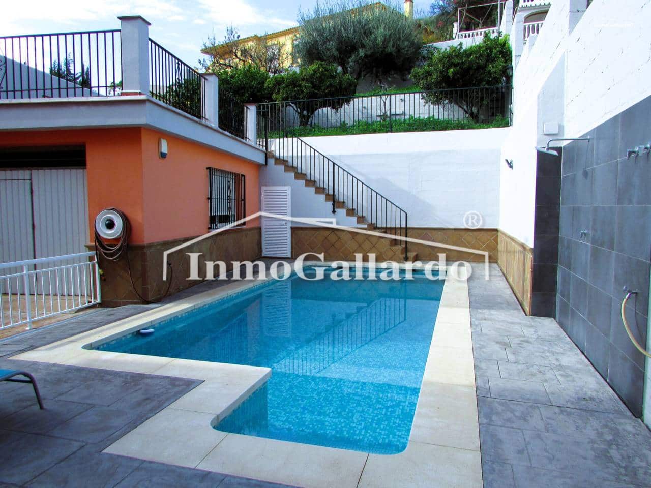 6 quarto Moradia para venda em Rincon de la Victoria com piscina garagem - 848 500 € (Ref: 9550518)