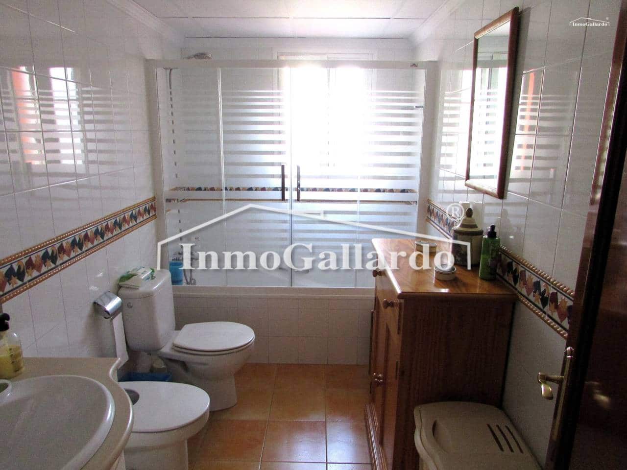 6 quarto Moradia para venda em Rincon de la Victoria com piscina garagem - 848 500 € (Ref: 9550518)