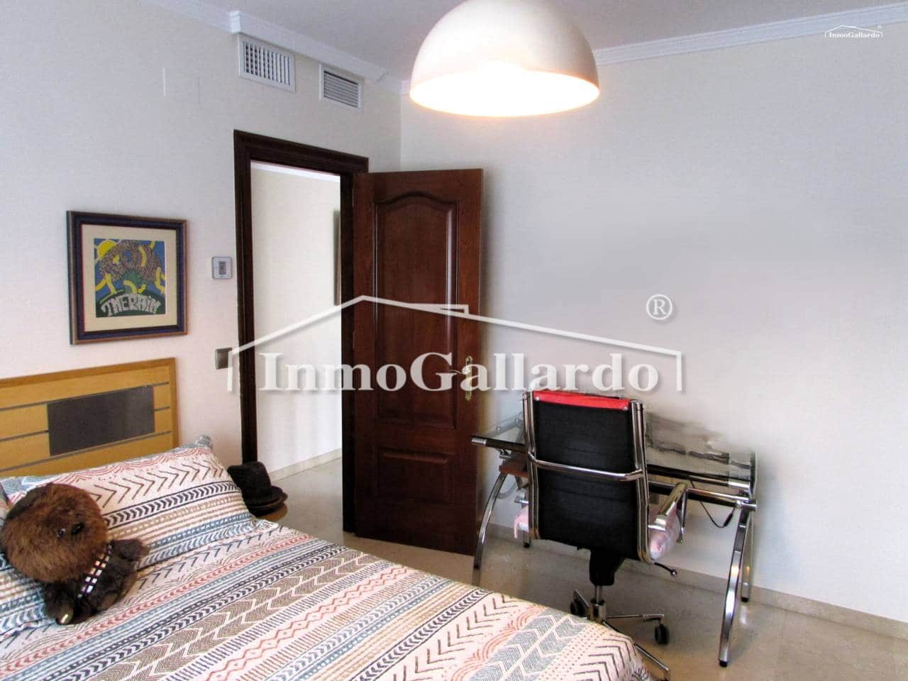 6 quarto Moradia para venda em Rincon de la Victoria com piscina garagem - 848 500 € (Ref: 9550518)