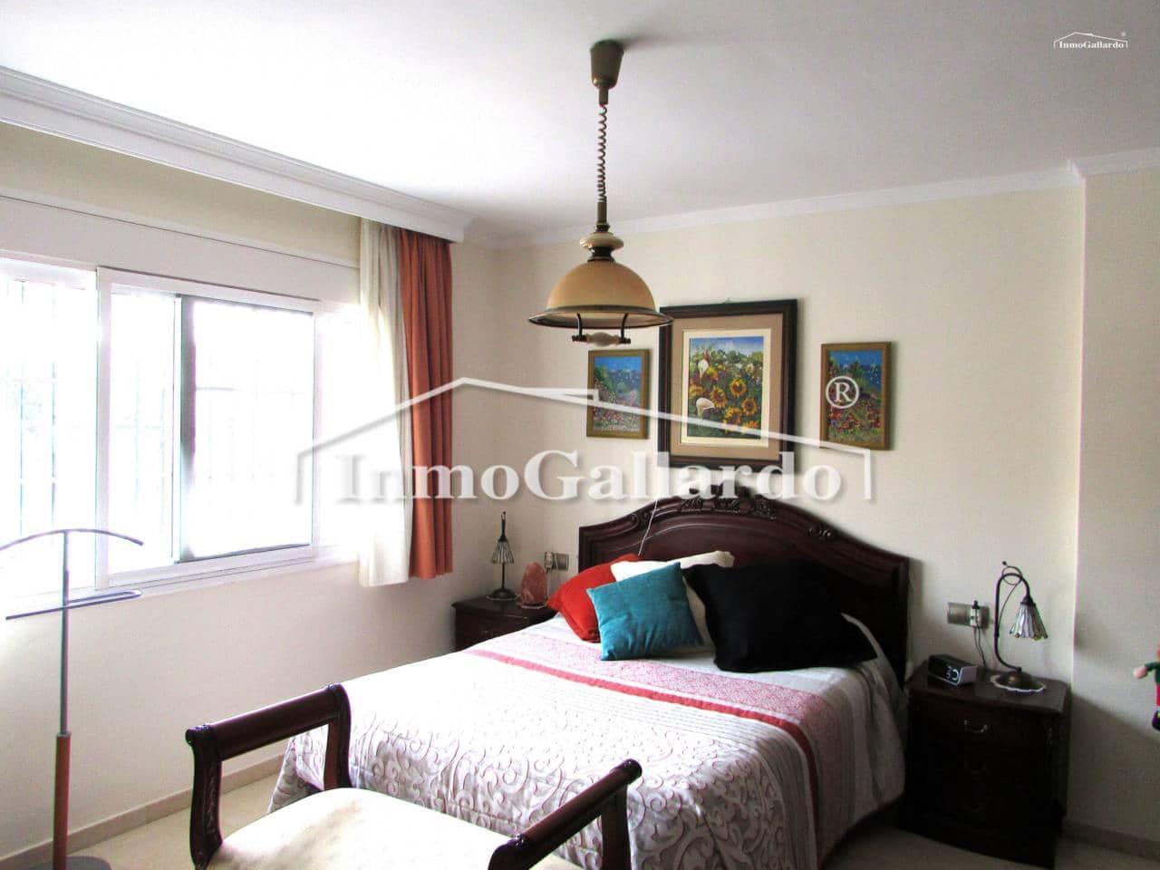 6 quarto Moradia para venda em Rincon de la Victoria com piscina garagem - 848 500 € (Ref: 9550518)