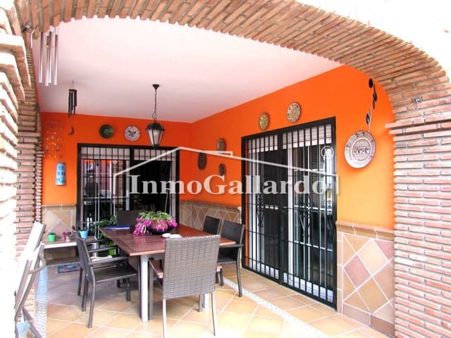 6 quarto Moradia para venda em Rincón de la Victoria com piscina garagem - 848 500 € (Ref: 9550518)