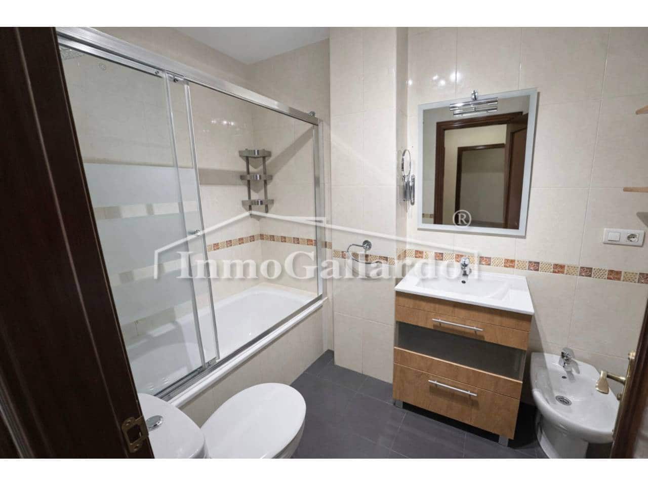 2 slaapkamer Flat te huur in Malaga stad met garage - € 1.200 (Ref: 9560695)