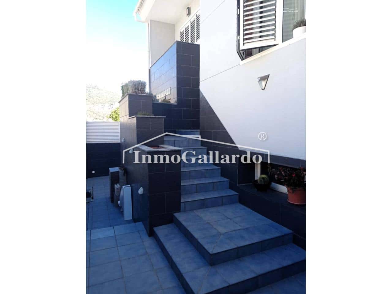 4 Zimmer Villa zu verkaufen in Alfarnate mit Garage - 318.000 € (Ref: 9570352)