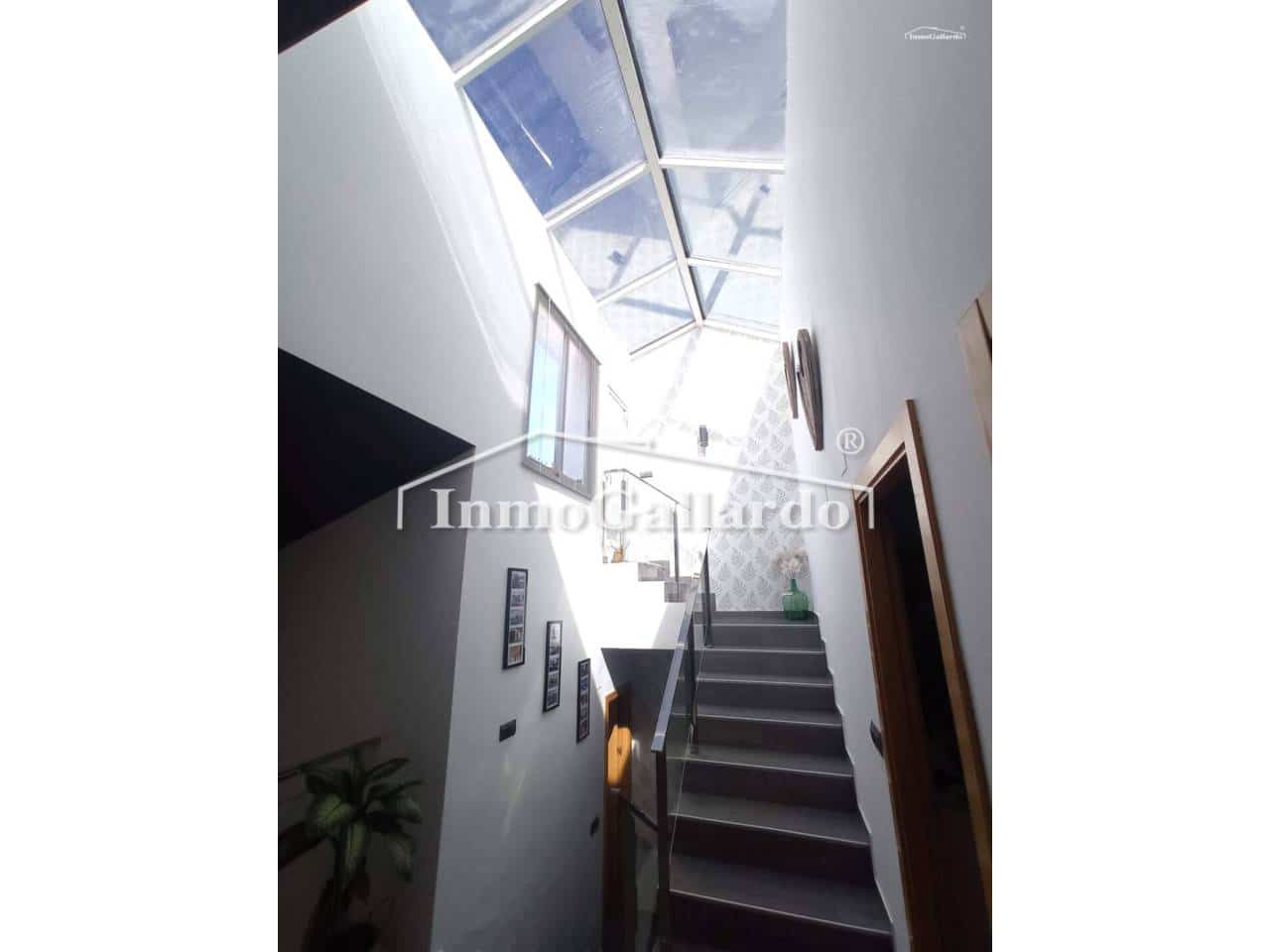 4 Zimmer Villa zu verkaufen in Alfarnate mit Garage - 318.000 € (Ref: 9570352)