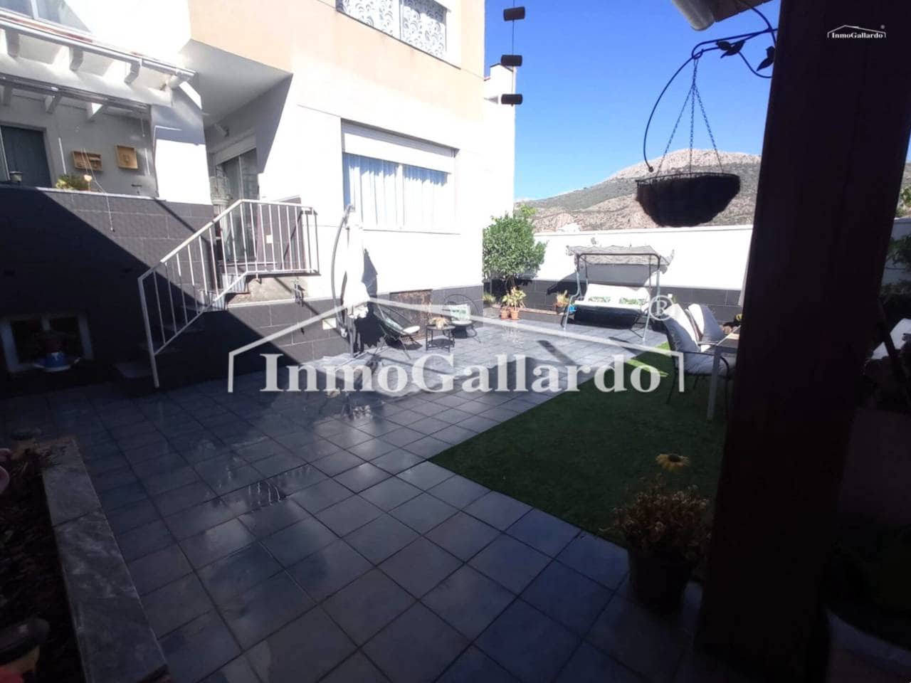 4 Zimmer Villa zu verkaufen in Alfarnate mit Garage - 318.000 € (Ref: 9570352)