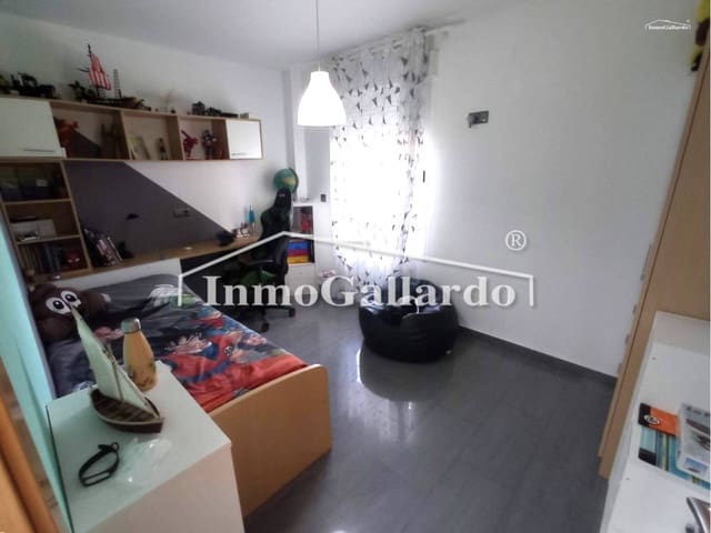 4 Zimmer Villa zu verkaufen in Alfarnate mit Garage - 318.000 € (Ref: 9570352)