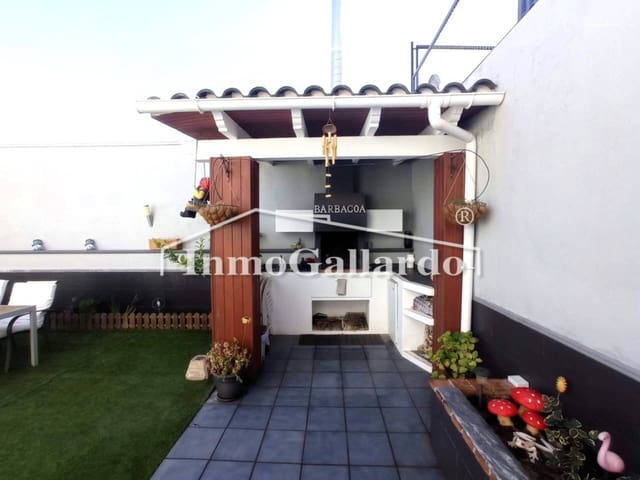 4 Zimmer Villa zu verkaufen in Alfarnate mit Garage - 318.000 € (Ref: 9570352)