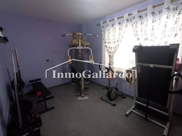 4 Zimmer Villa zu verkaufen in Alfarnate mit Garage - 318.000 € (Ref: 9570352)