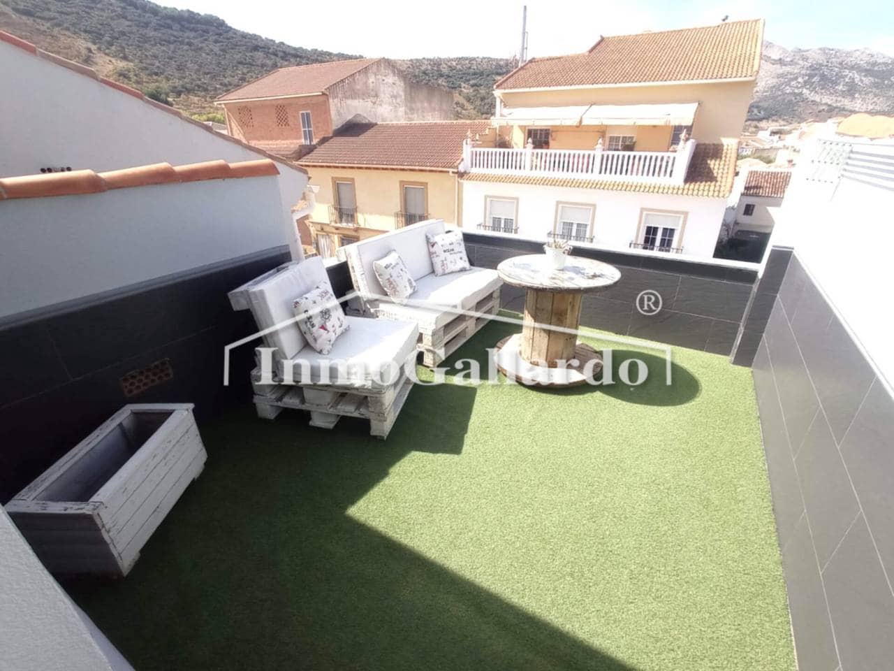 4 Zimmer Villa zu verkaufen in Alfarnate mit Garage - 318.000 € (Ref: 9570352)