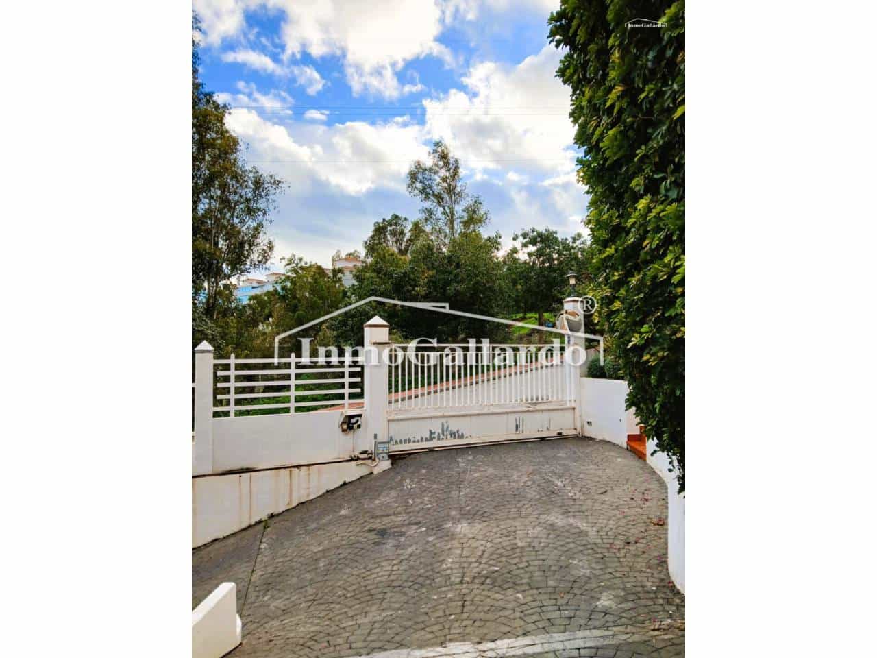 Adosado de 5 habitaciones en Málaga ciudad en venta con piscina garaje - 670.000 € (Ref: 9573688)