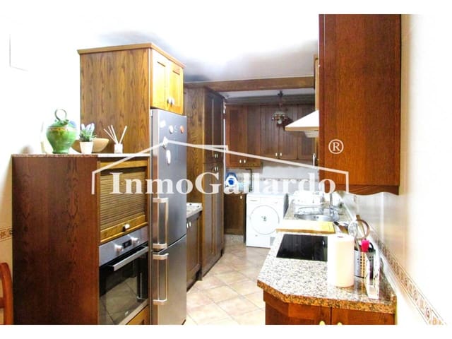 Appartement de 3 chambres à louer à Rincón de la Victoria avec piscine - 1 100 € (Ref: 9573689)