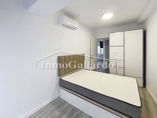 3 soverom Leilighet til leie i Málaga by - € 1 400 (Ref: 9610662)