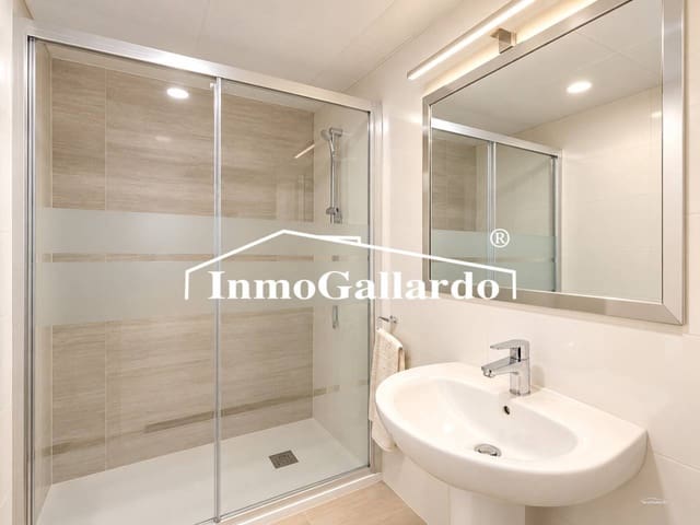1 slaapkamer Flat te koop in Torre de Benagalbon, Rincón de la Victoria met garage - € 265.000 (Ref: 9651023)