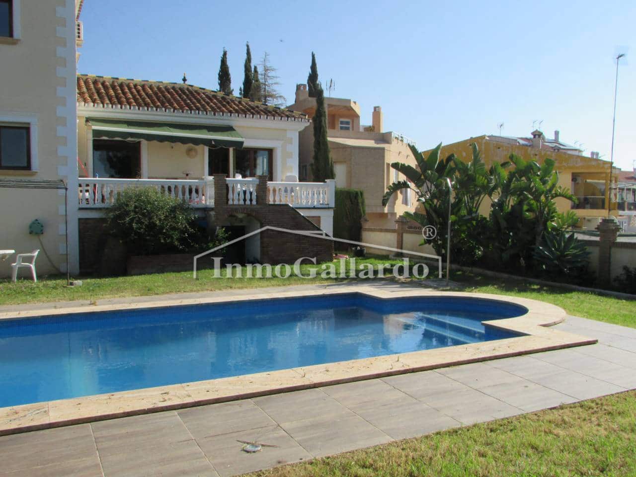 7 soverom Villa til salgs i Malaga by med svømmebasseng garasje - € 1 749 000 (Ref: 9710962)