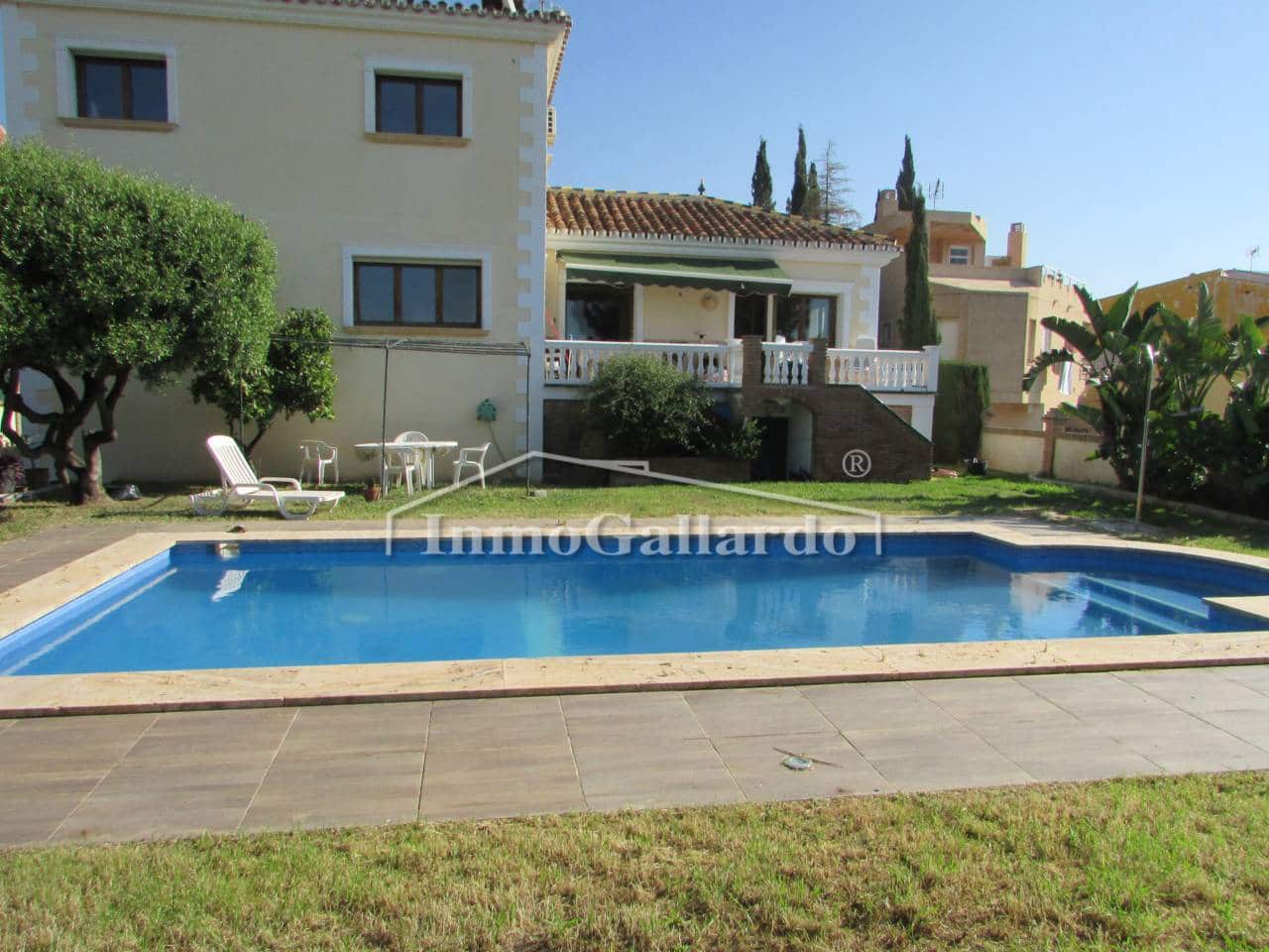 7 soverom Villa til salgs i Malaga by med svømmebasseng garasje - € 1 749 000 (Ref: 9710962)