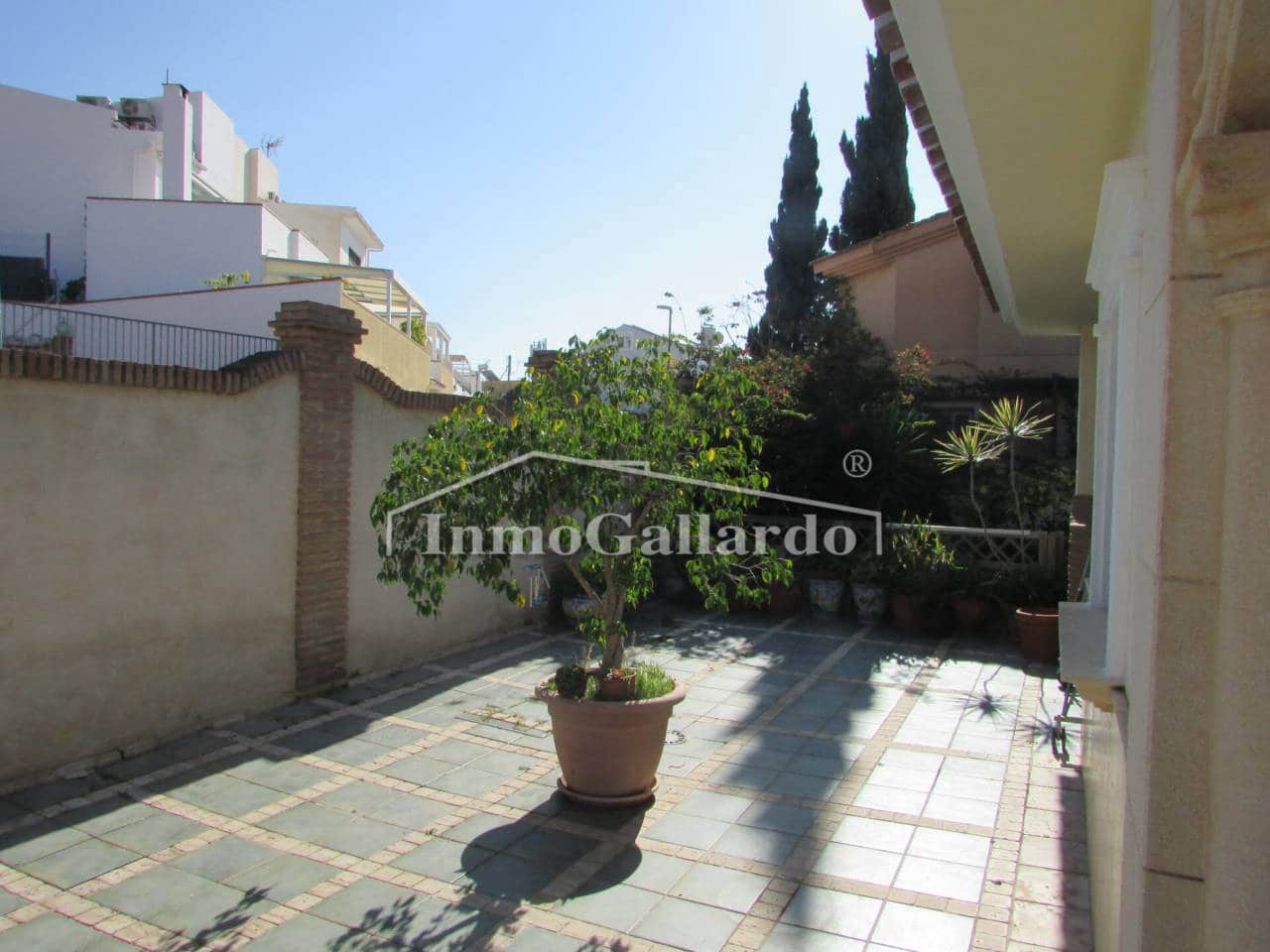 7 soverom Villa til salgs i Malaga by med svømmebasseng garasje - € 1 749 000 (Ref: 9710962)