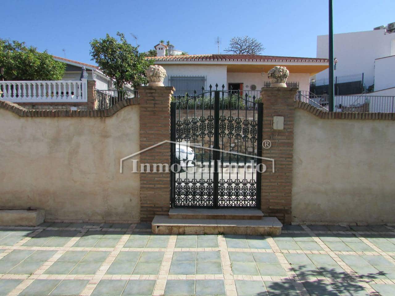 7 soverom Villa til salgs i Malaga by med svømmebasseng garasje - € 1 749 000 (Ref: 9710962)