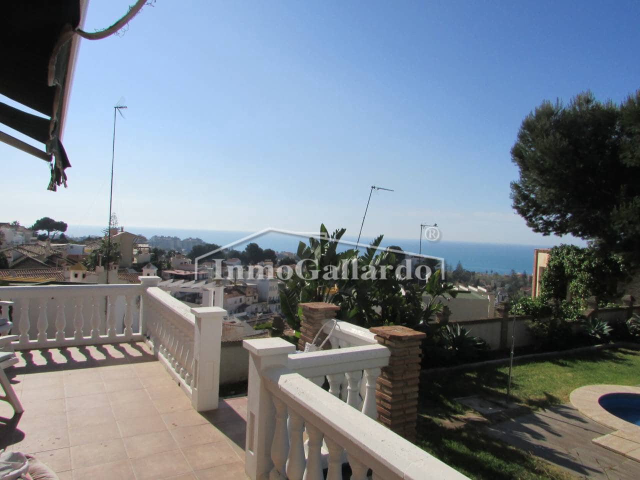 7 soverom Villa til salgs i Malaga by med svømmebasseng garasje - € 1 749 000 (Ref: 9710962)