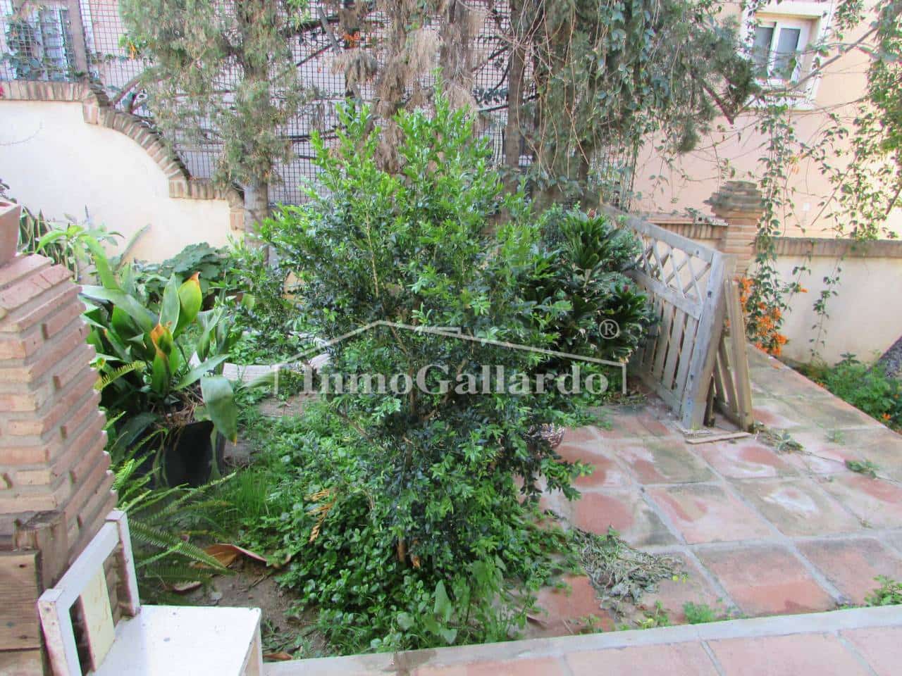 7 soverom Villa til salgs i Malaga by med svømmebasseng garasje - € 1 749 000 (Ref: 9710962)