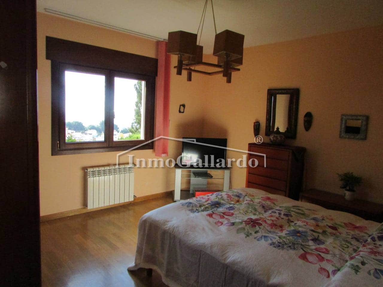 7 soverom Villa til salgs i Malaga by med svømmebasseng garasje - € 1 749 000 (Ref: 9710962)