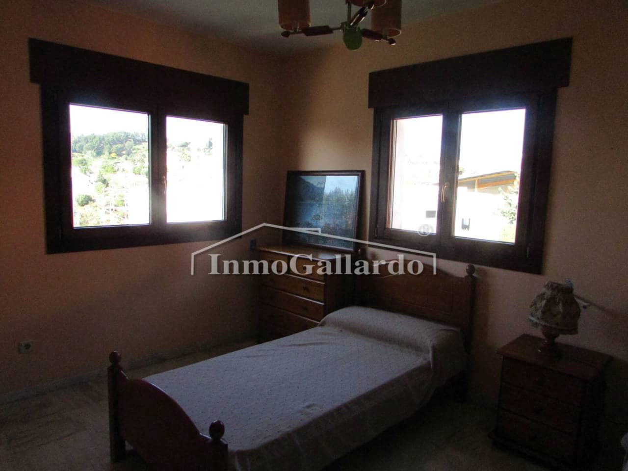 7 soverom Villa til salgs i Malaga by med svømmebasseng garasje - € 1 749 000 (Ref: 9710962)