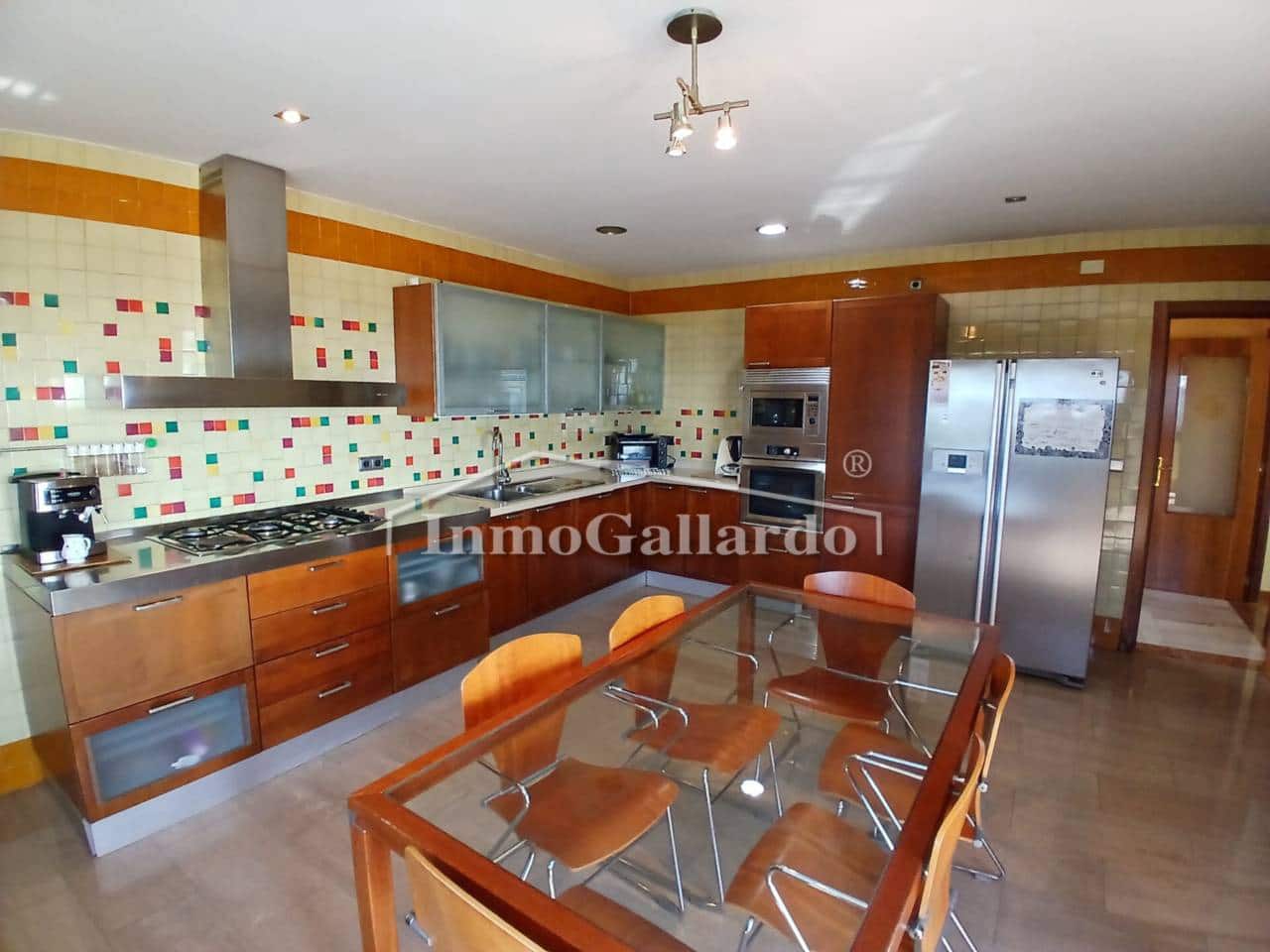 7 soverom Villa til salgs i Malaga by med svømmebasseng garasje - € 1 749 000 (Ref: 9710962)