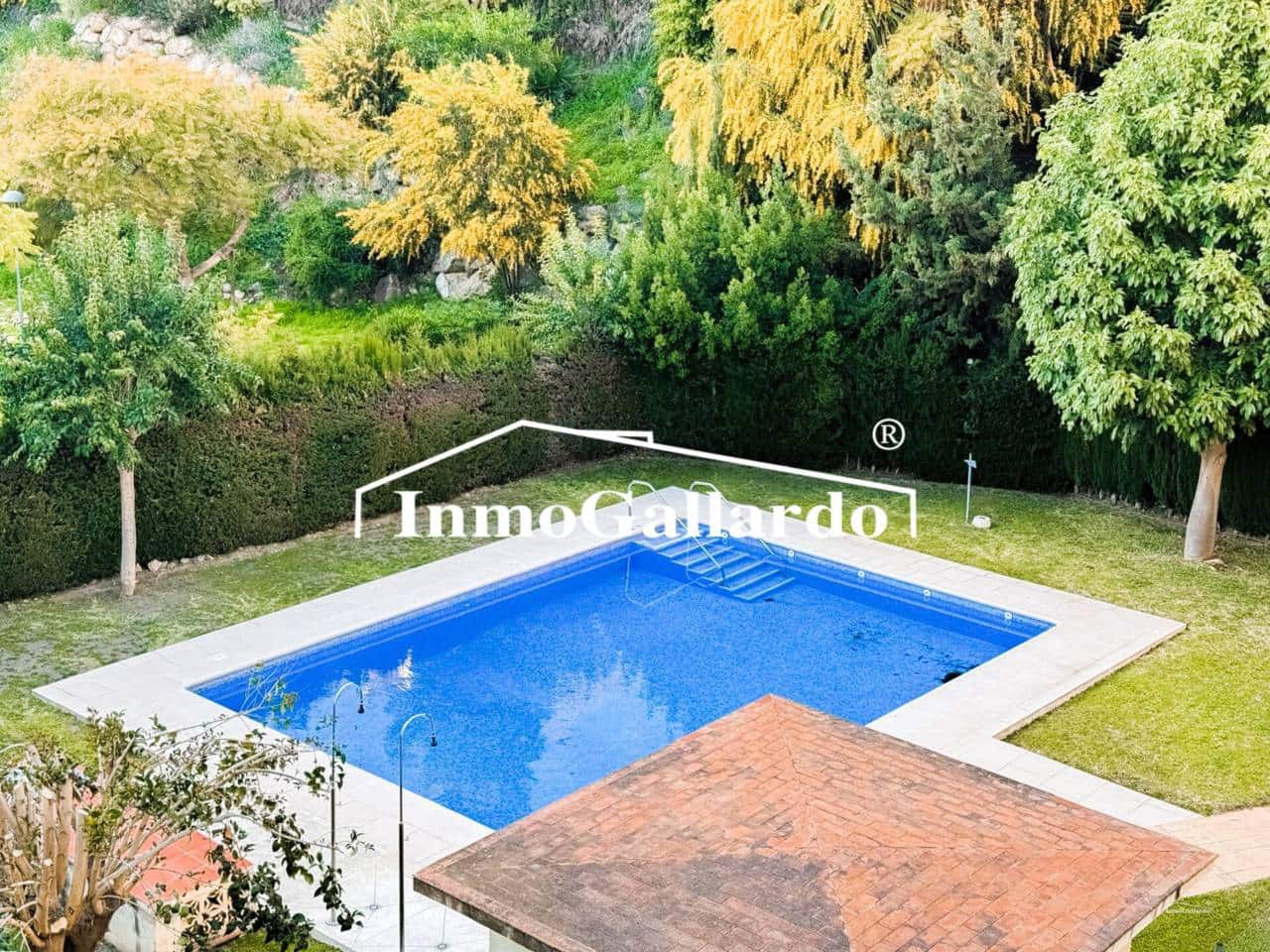 2 bedroom Penthouse for sale in Rincon de la Victoria with pool garage - € 440,000 (Ref: 9747494)