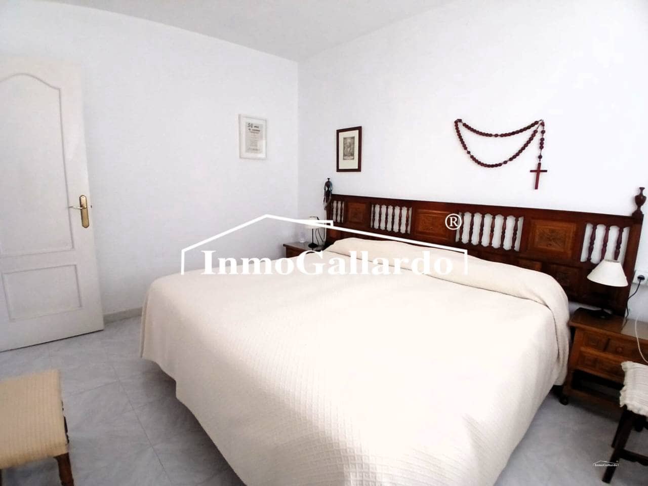 6 soveværelse Semi-Rækkehus til salg i Malaga by med garage - € 1.057.000 (Ref: 9788100)