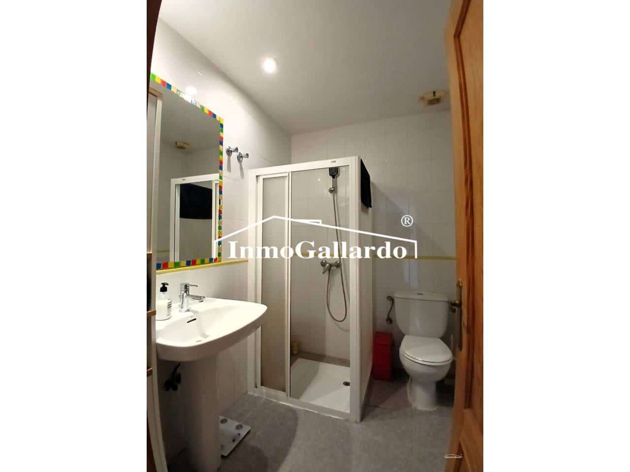 6 soveværelse Semi-Rækkehus til salg i Malaga by med garage - € 1.057.000 (Ref: 9788100)