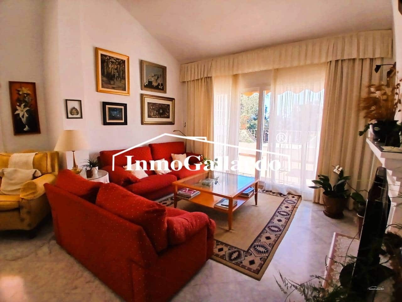 6 soveværelse Semi-Rækkehus til salg i Malaga by med garage - € 1.057.000 (Ref: 9788100)