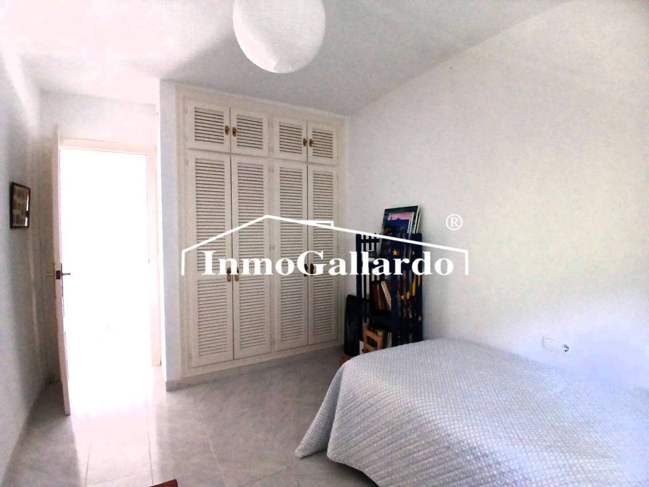 6 soveværelse Semi-Rækkehus til salg i Malaga by med garage - € 1.057.000 (Ref: 9788100)