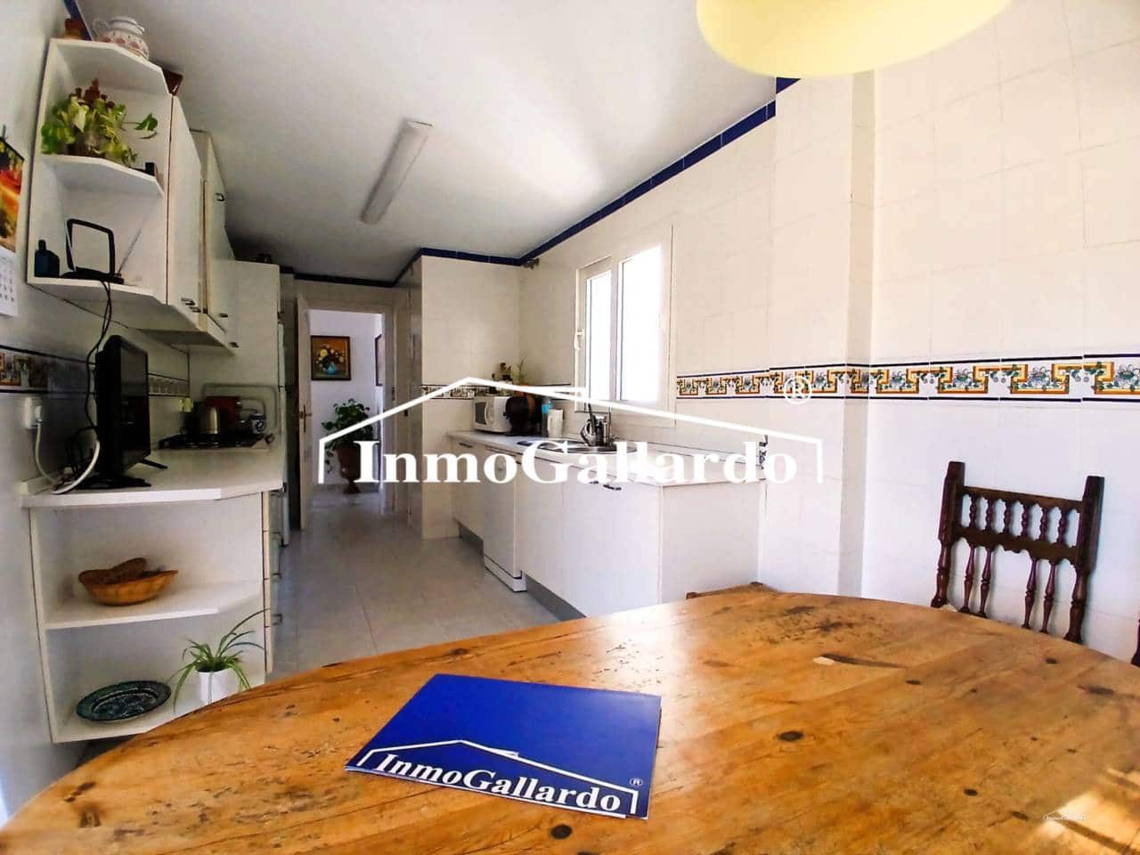 6 soveværelse Semi-Rækkehus til salg i Malaga by med garage - € 1.057.000 (Ref: 9788100)