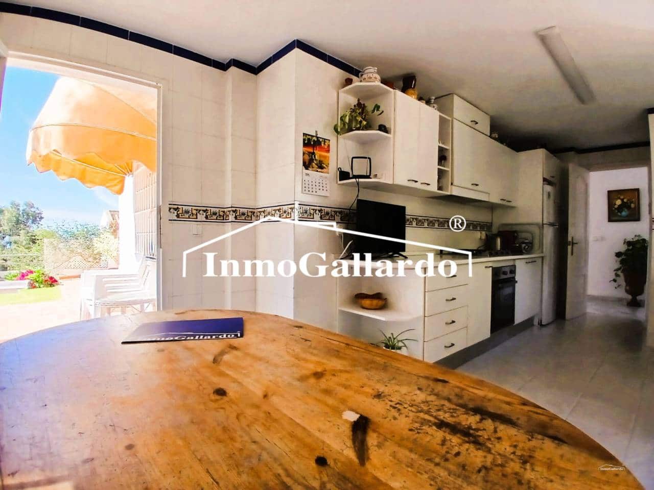 6 soveværelse Semi-Rækkehus til salg i Malaga by med garage - € 1.057.000 (Ref: 9788100)