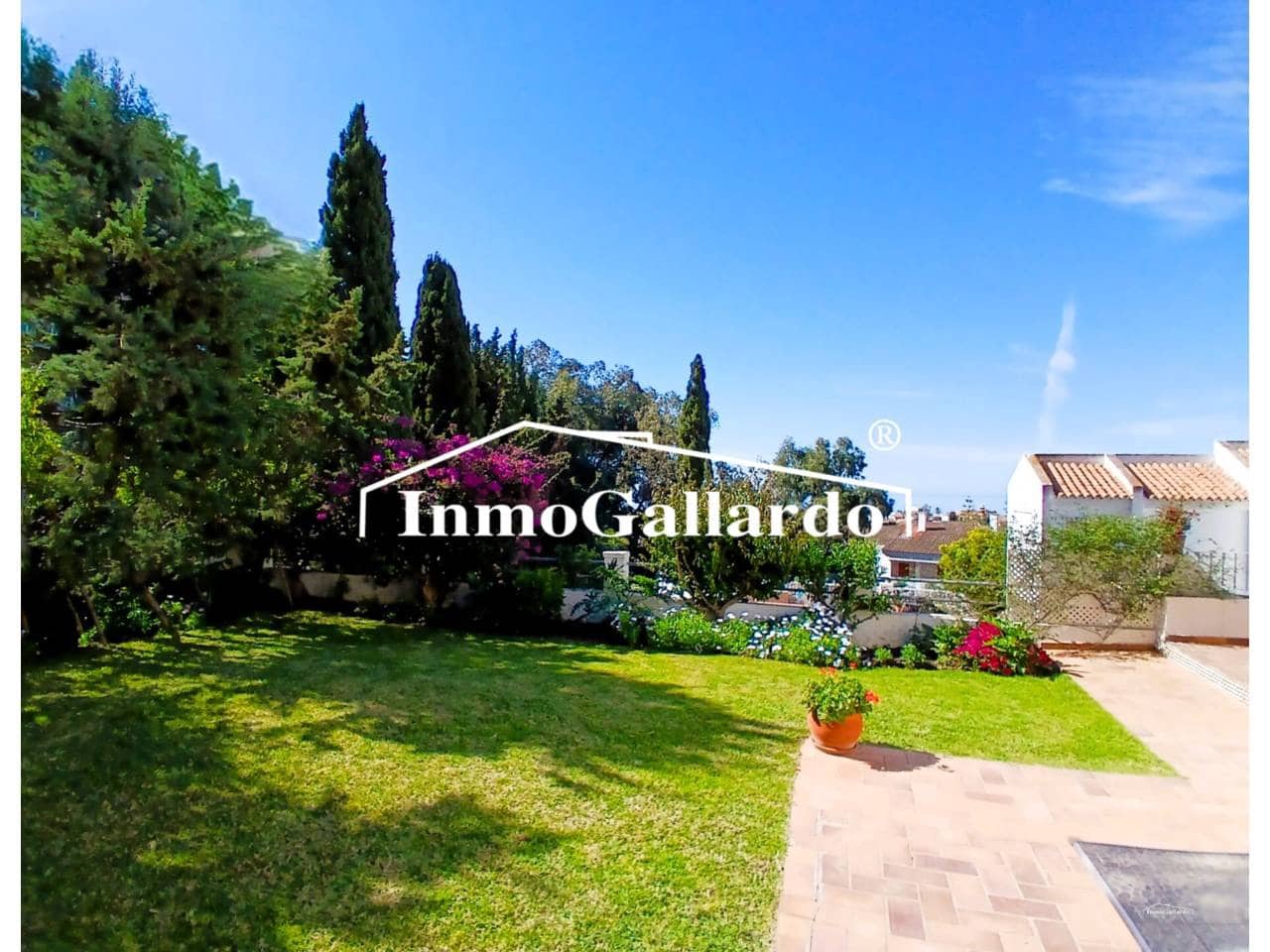 6 soveværelse Semi-Rækkehus til salg i Malaga by med garage - € 1.057.000 (Ref: 9788100)