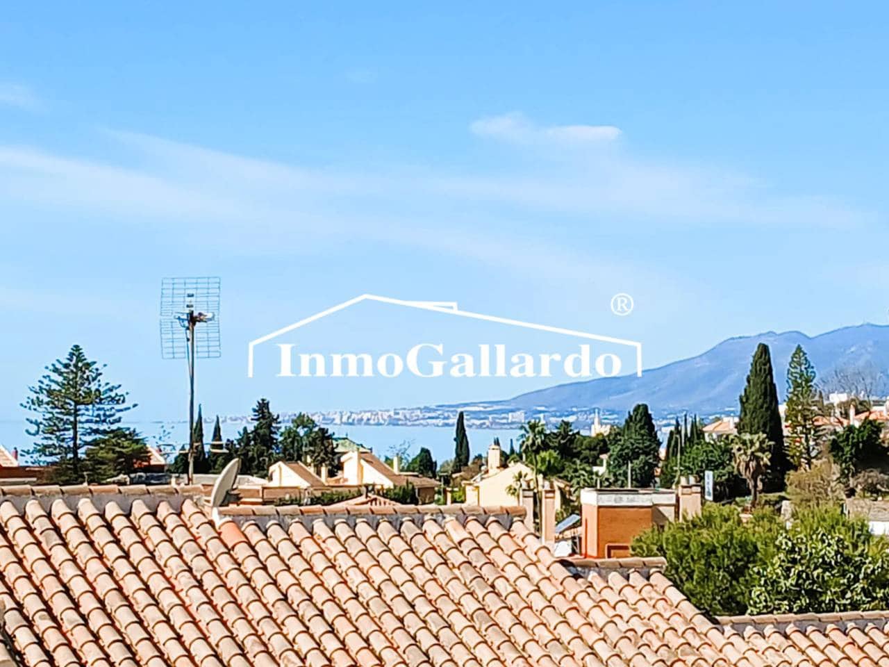 6 soveværelse Semi-Rækkehus til salg i Malaga by med garage - € 1.057.000 (Ref: 9788100)