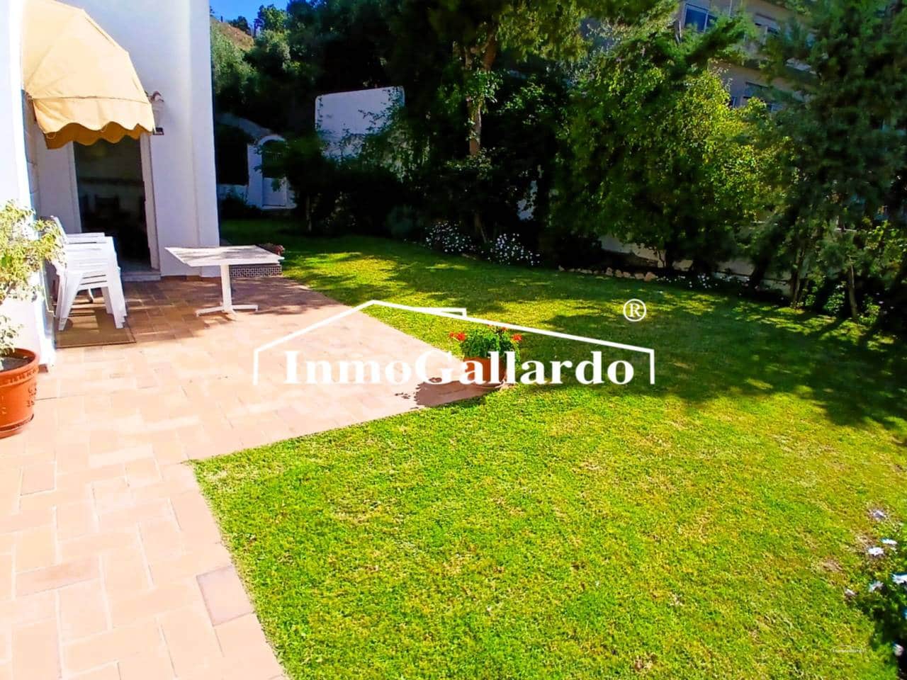 6 soveværelse Semi-Rækkehus til salg i Malaga by med garage - € 1.057.000 (Ref: 9788100)