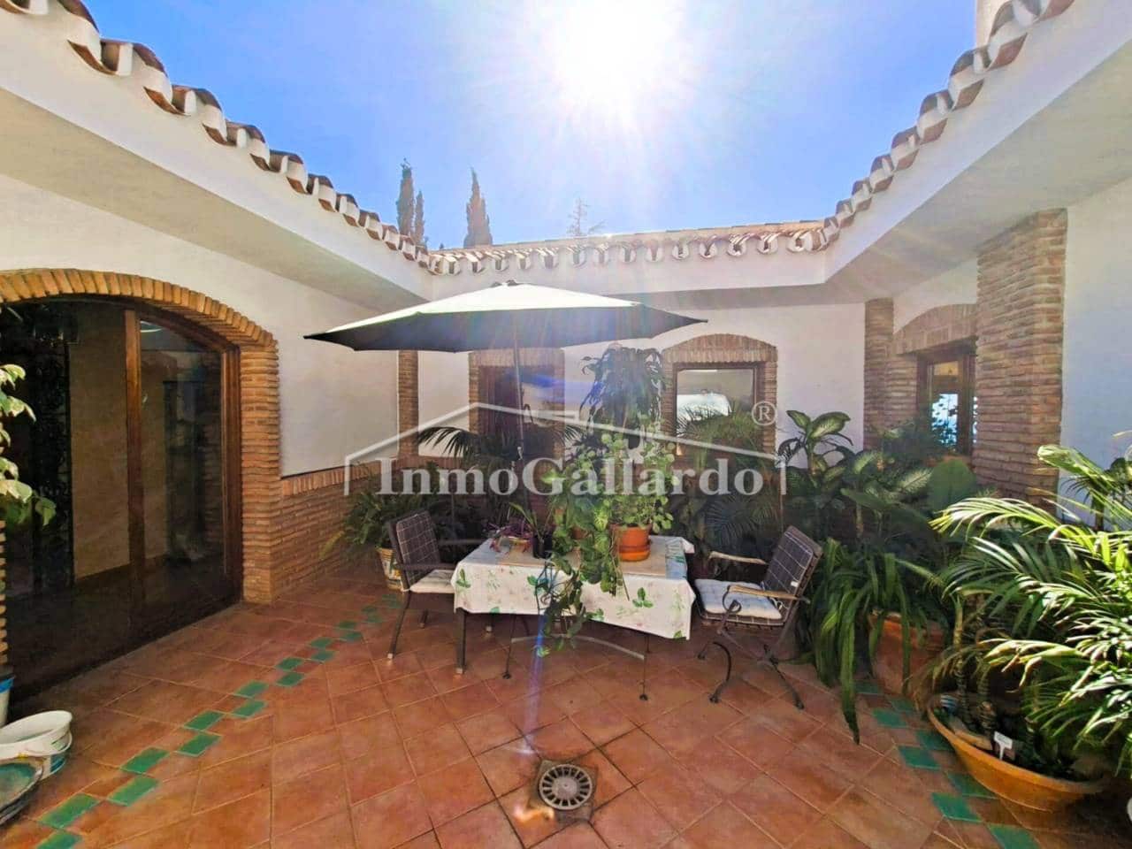 7 sypialnia Willa na sprzedaż w Miasto Malaga z basenem garażem - 1 579 000 € (Ref: 9793831)