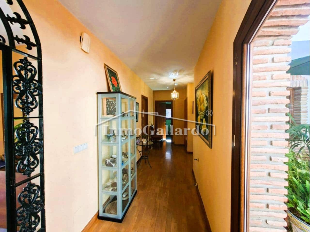 7 sypialnia Willa na sprzedaż w Miasto Malaga z basenem garażem - 1 579 000 € (Ref: 9793831)